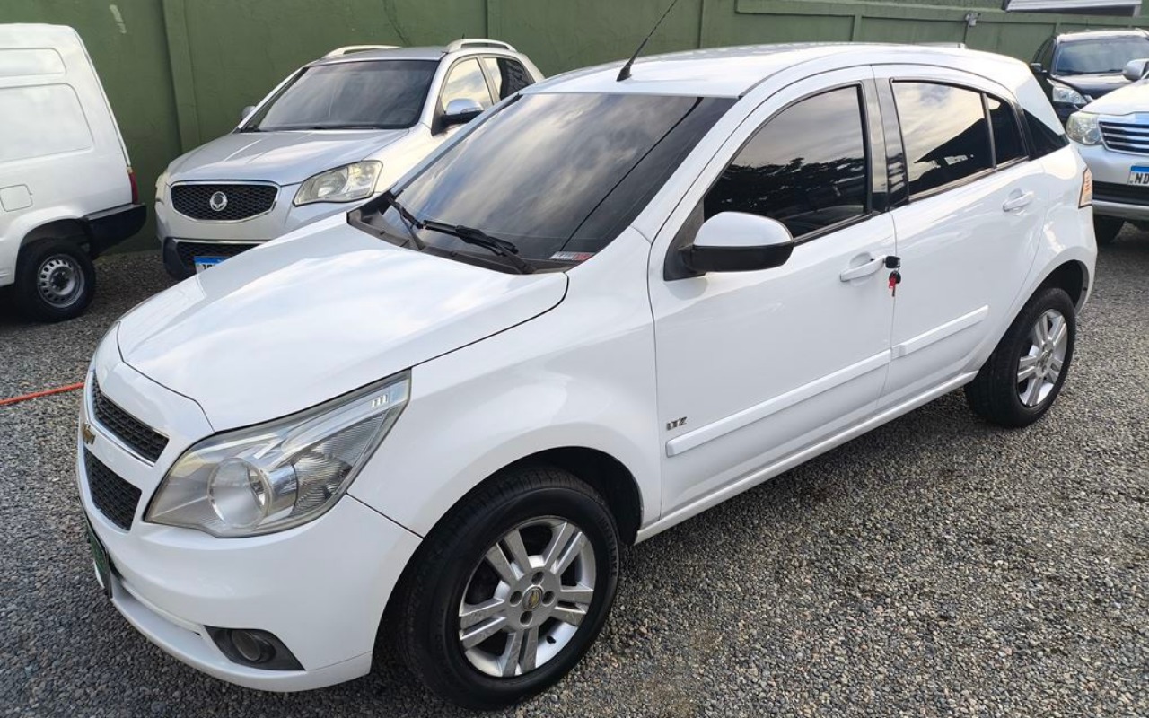 imagem-https://www.socarrao.com.br/sc-vehicle-images-prod/1915575/1780337751033-SU1HXzIwMjUxMjAyXzE3NTI0OSAoQ29weSkuanBn.jpg