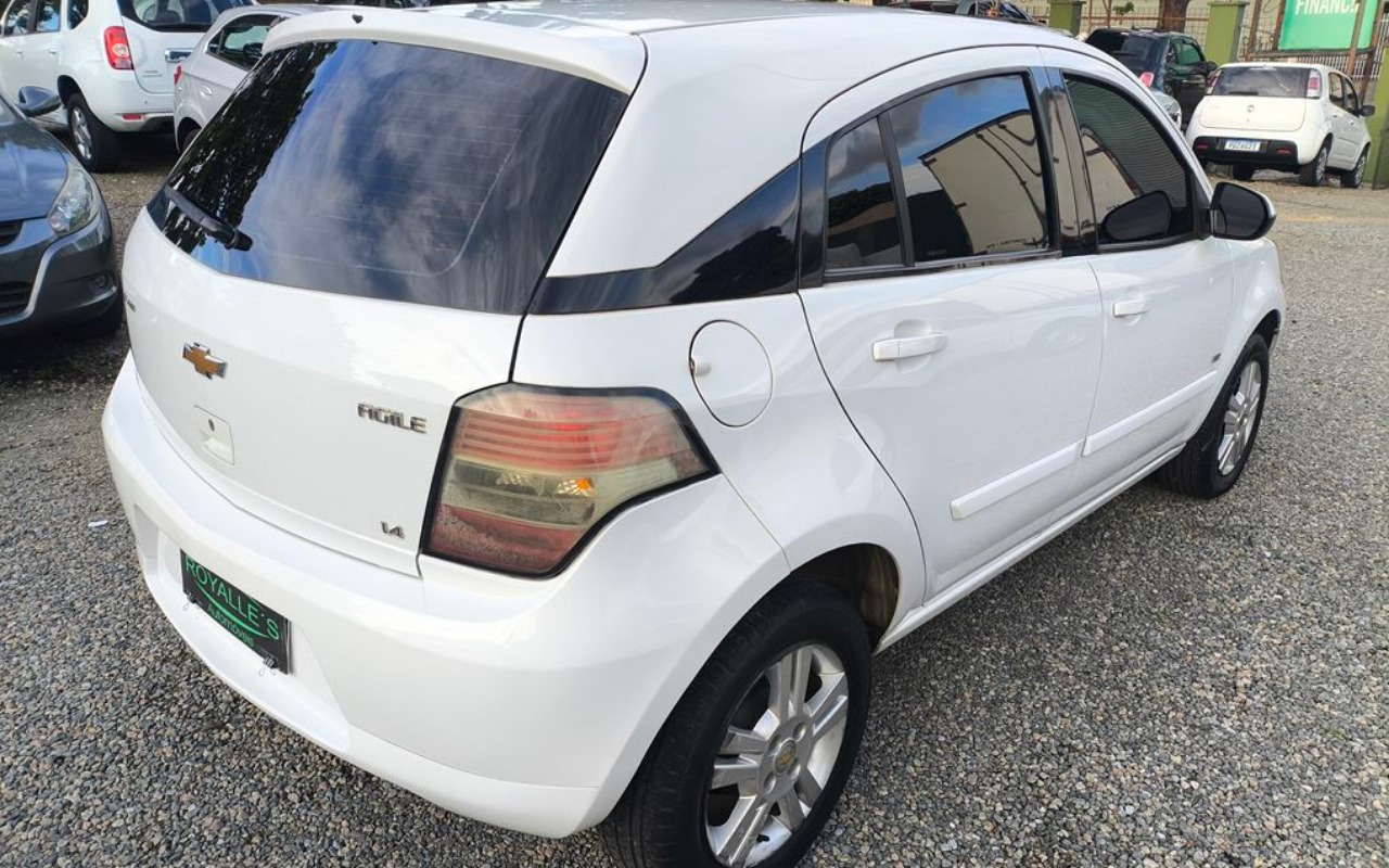 imagem-https://www.socarrao.com.br/sc-vehicle-images-prod/1915575/1780337751357-SU1HXzIwMjUxMjAyXzE3NTMwNyAoQ29weSkuanBn.jpg