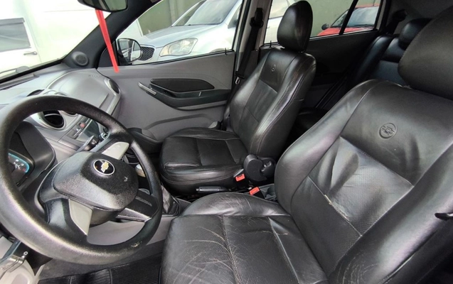 imagem-https://www.socarrao.com.br/sc-vehicle-images-prod/1915575/1780337751792-SU1HXzIwMjUxMjAyXzE3NTM1NSAoQ29weSkuanBn.jpg