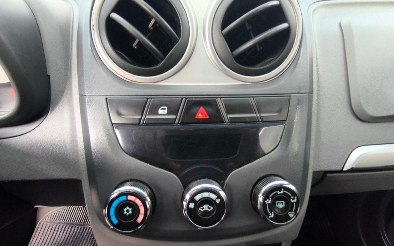 imagem-https://www.socarrao.com.br/sc-vehicle-images-prod/1915575/1780337752136-SU1HXzIwMjUxMjAyXzE3NTQyMyAoQ29weSkuanBn.jpg
