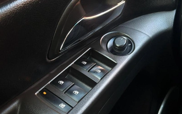 imagem-https://www.socarrao.com.br/sc-vehicle-images-prod/1916046/1780339863815-8031669_2_B_36bee62597.jpeg