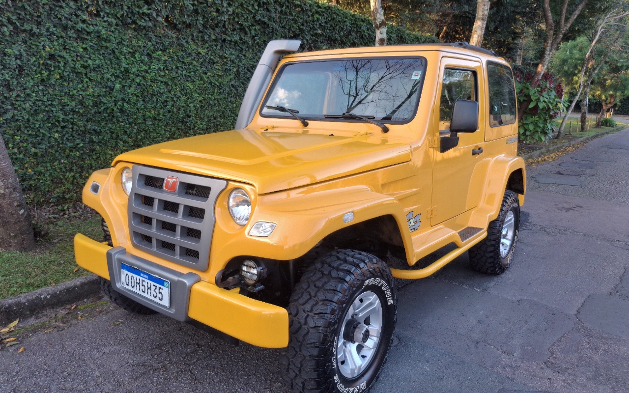 Troller T-4 2013 Amarelo — foto 1 de 3