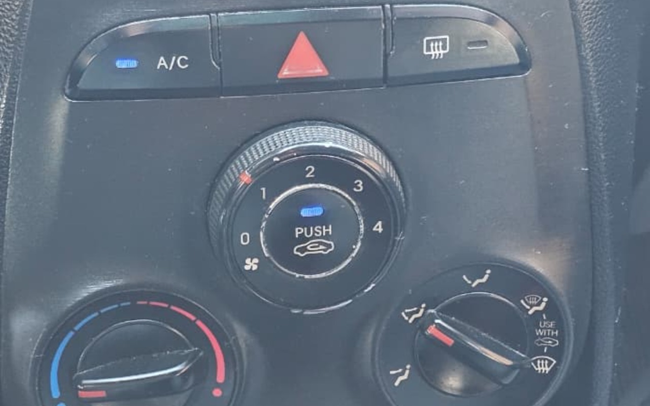 imagem-https://www.socarrao.com.br/sc-vehicle-images-prod/1917652/1780347655058-MWQwNDRiNDYtNjk1OS00ZjEzLThhNjQtMmJhMTMxZTM0MjEwLmpwZw.jpg
