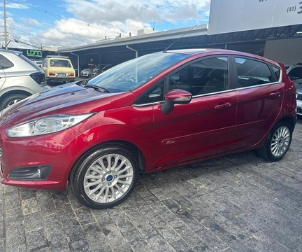Ford Fiesta 2016 Vermelho — foto 1 de 3