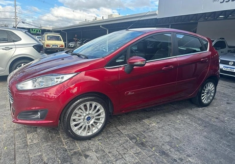 Ford Fiesta 2016 Vermelho — foto 1 de 3