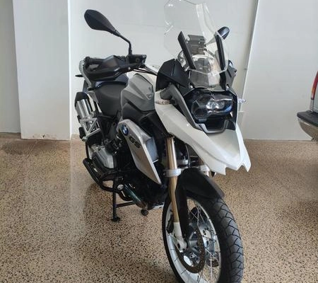 imagem-https://www.socarrao.com.br/sc-vehicle-images-prod/1928647/1783517829196-8104885_1_B_efd1818895.jpeg
