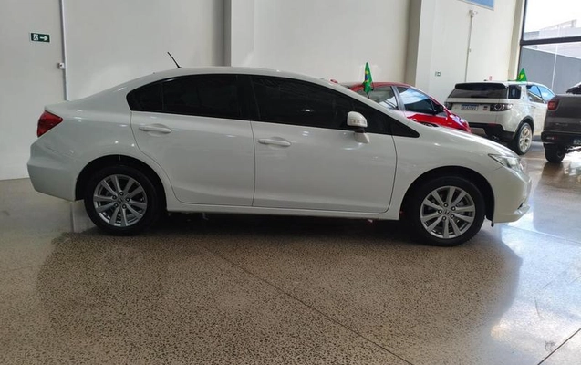 imagem-https://www.socarrao.com.br/sc-vehicle-images-prod/1928648/1783517833681-8145051_3_B_b7ff01032c.jpeg