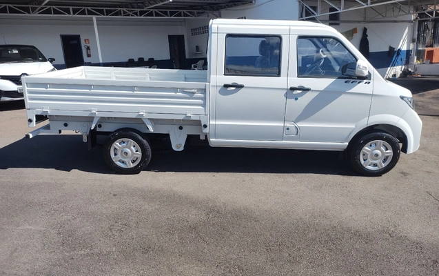 imagem-https://www.socarrao.com.br/sc-vehicle-images-prod/1929174/1780410121215-MTc4MDQxMDA3NTU2MzU1MjM3MTc1NzMwOTU5MDAwNDcuanBn.jpg