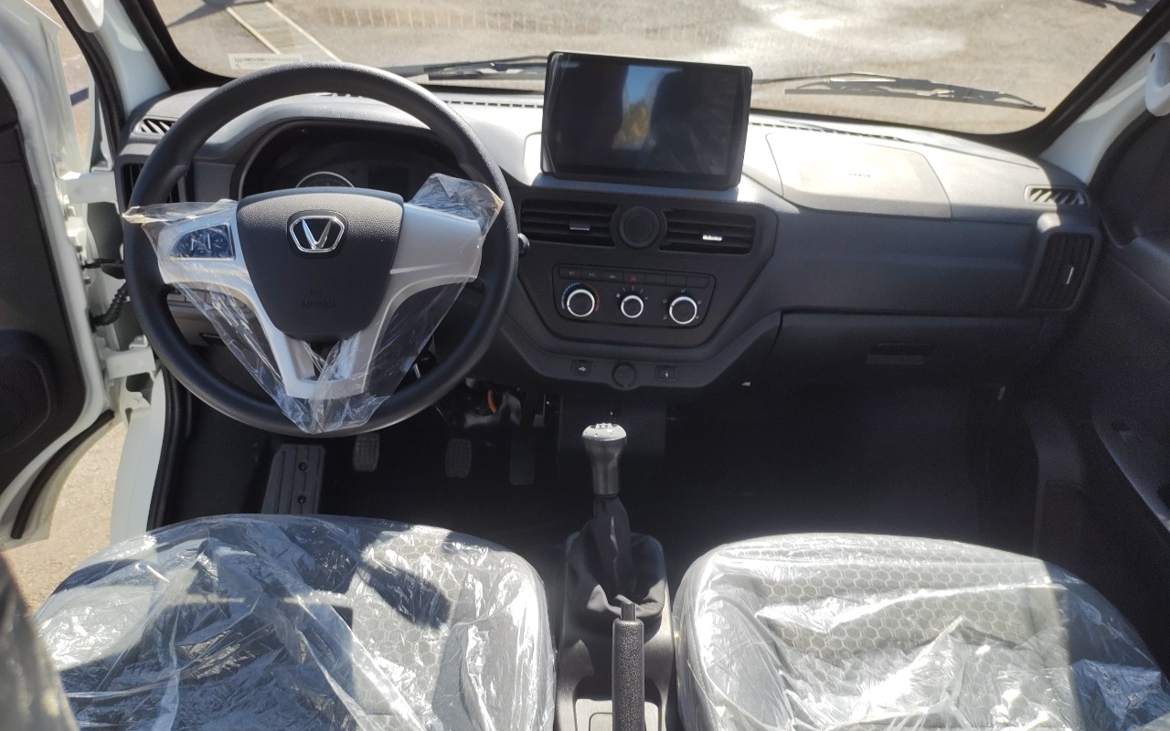 imagem-https://www.socarrao.com.br/sc-vehicle-images-prod/1929174/1780410322593-MTc4MDQxMDIxOTU2MjE0NTMxOTk1MzA2Mzk1NjIxMjkuanBn.jpg