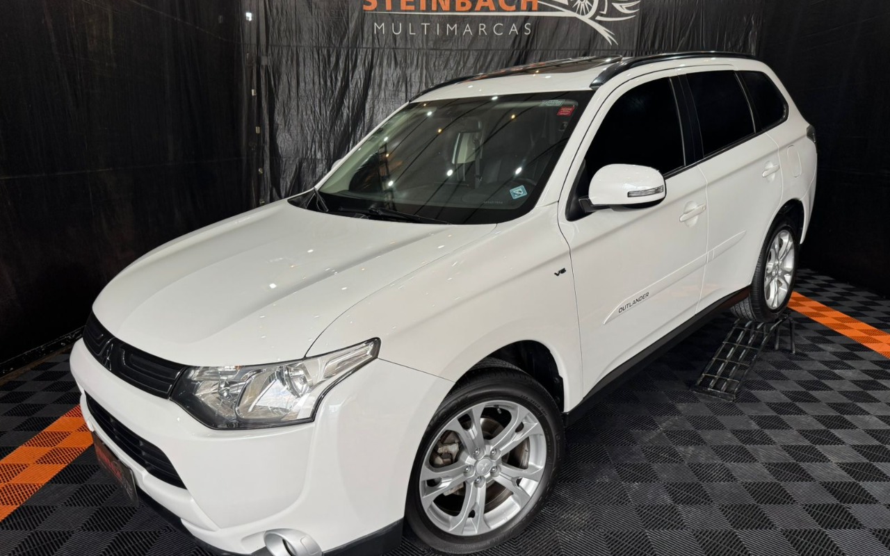 Mitsubishi OUTLANDER 3.0/ GT 3.0 V6 Aut. na cor Branco em Santo Amaro da Imperatriz / SC - 1929664