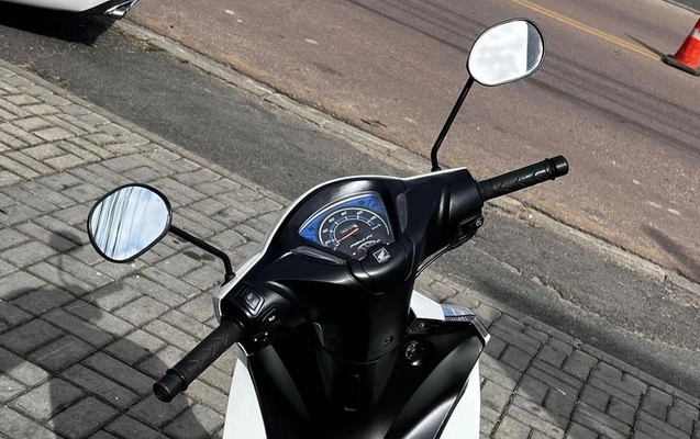 imagem-https://www.socarrao.com.br/sc-vehicle-images-prod/1929961/1789480885856-8148308_0_B_26685142f1.jpeg
