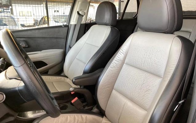 imagem-https://www.socarrao.com.br/sc-vehicle-images-prod/1931125/1786122238144-8147227_6_B_4bd7c3d727.jpeg