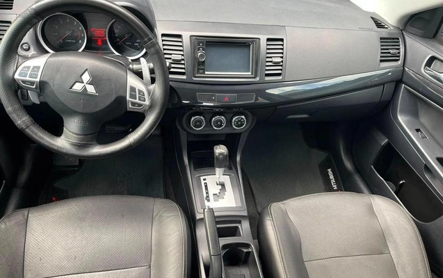 imagem-https://www.socarrao.com.br/sc-vehicle-images-prod/1931887/1791996087765-8103369_8_B_9cdbea16f7.jpeg