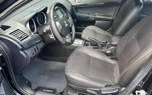 imagem-https://www.socarrao.com.br/sc-vehicle-images-prod/1931887/1791996087767-8103369_5_B_5e1761db83.jpeg