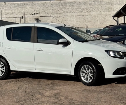 Renault Sandero 2016 Branco — foto 1 de 3