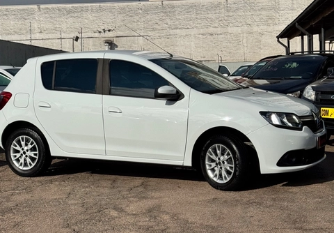 Renault Sandero 2016 Branco — foto 1 de 3