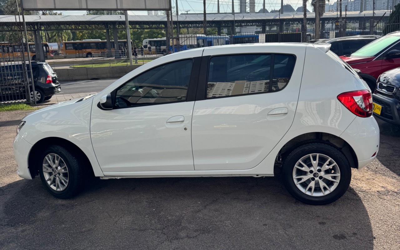 imagem-https://www.socarrao.com.br/sc-vehicle-images-prod/1932022/1780422877984-SU1HXzY2ODkuanBlZw.jpeg