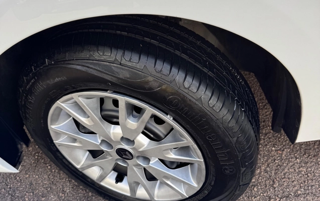 imagem-https://www.socarrao.com.br/sc-vehicle-images-prod/1932022/1780422878030-SU1HXzY2ODQuanBlZw.jpeg