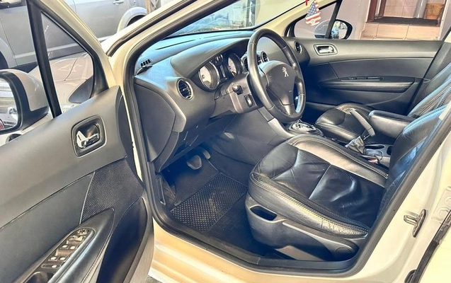 imagem-https://www.socarrao.com.br/sc-vehicle-images-prod/1933580/1782138940616-8128411_1_B_fda8a0eca1.jpeg