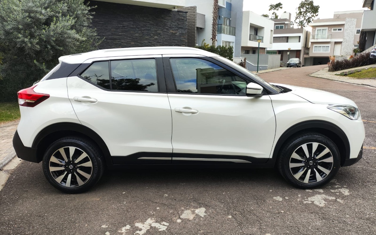 Nissan KICKS SV 1.6 16V FlexStar 5p Aut. na cor Branco em Curitiba / PR - 1933780