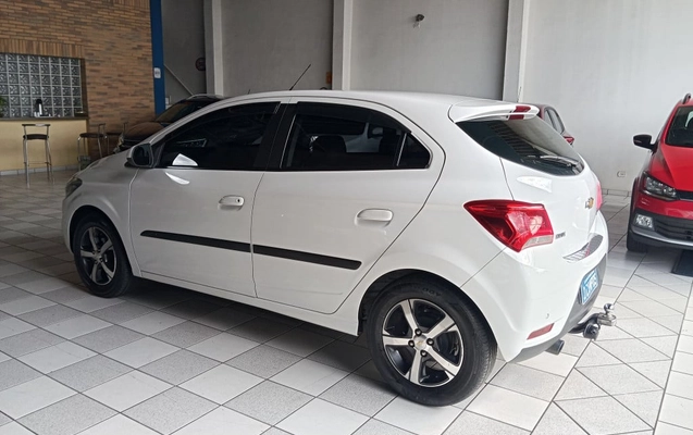 imagem-https://www.socarrao.com.br/sc-vehicle-images-prod/1934320/1787227637980-vehicle_image_1780430913_2019064b5734cc77d10251ae7a544cce.jpeg