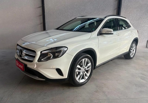 Mercedes-Benz GLA 200 2017 Branco — foto 1 de 3