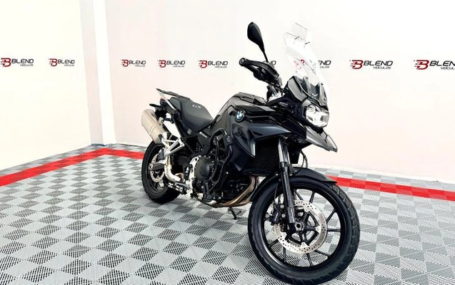imagem-https://www.socarrao.com.br/sc-vehicle-images-prod/1934854/1784296157824-8133536_3_B_6522a83d7d.jpeg