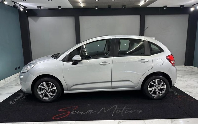 imagem-https://www.socarrao.com.br/sc-vehicle-images-prod/1935531/1785355013148-8103954_6_B_1dd27671a0.jpeg