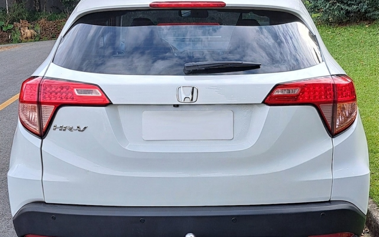 imagem-https://www.socarrao.com.br/sc-vehicle-images-prod/1945187/1781188710899-MTc4MTE4NzU0Mjg4NS5wbmc.png