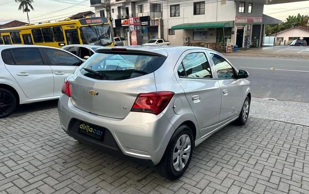 imagem-https://www.socarrao.com.br/sc-vehicle-images-prod/1945445/1781561242179-2828c291-b140-49ba-b9f6-d2f09e2f42f7.jpeg