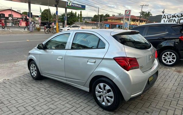 imagem-https://www.socarrao.com.br/sc-vehicle-images-prod/1945445/1781561242186-36008347-b476-46bb-a0ec-09b1b57752ca.jpeg