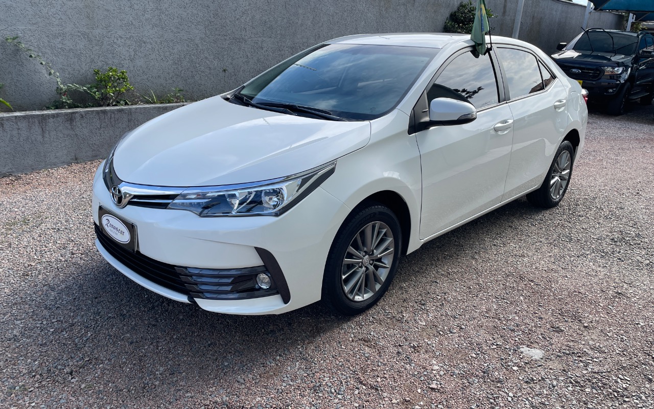Toyota Corolla 2018 Branco — foto 1 de 3