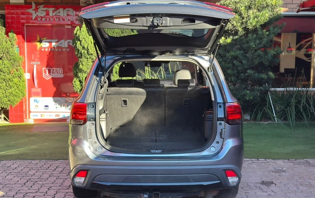 imagem-https://www.socarrao.com.br/sc-vehicle-images-prod/1946012/1785762586282-d3688f8a-ef94-4b0f-aac2-b9102064c54a.jpg