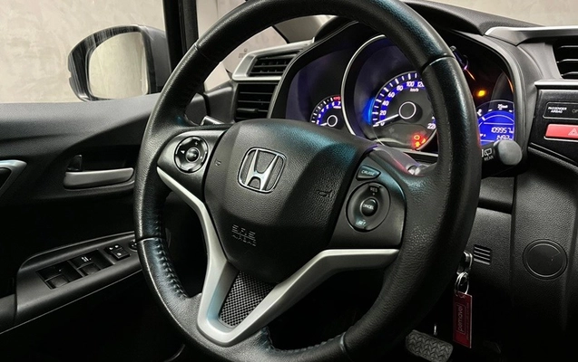 imagem-https://www.socarrao.com.br/sc-vehicle-images-prod/1947218/1788293918980-9d6bf99a-b6fe-489d-ac46-3c32623e2185.jpg