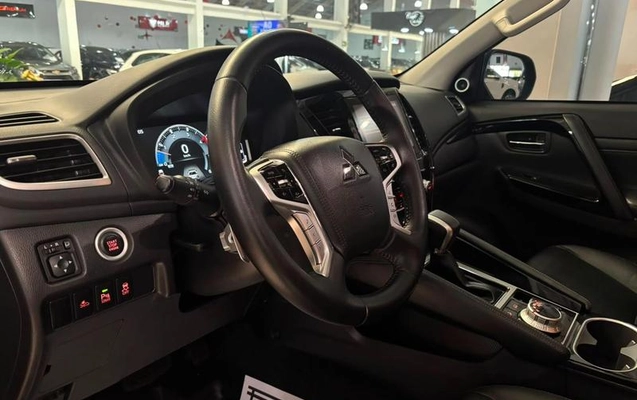 imagem-https://www.socarrao.com.br/sc-vehicle-images-prod/1947706/1789076241177-8143941_10_B_6fb22b84e5.jpeg