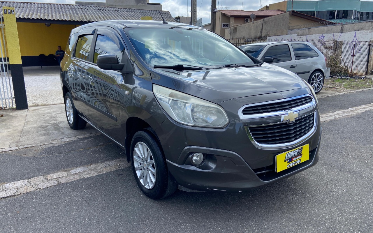 Chevrolet Spin 2013 Cinza — foto 1 de 3