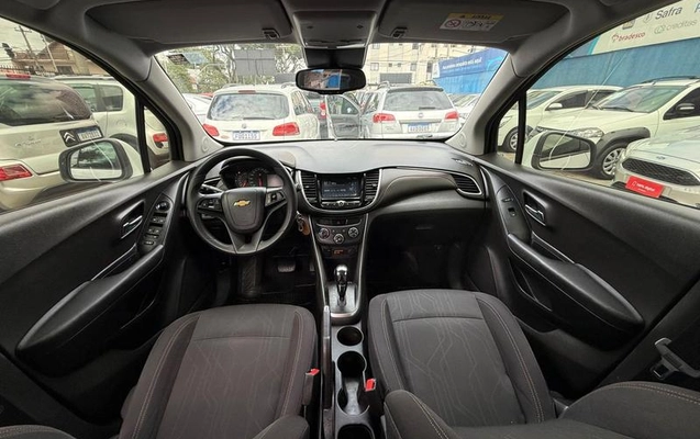 imagem-https://www.socarrao.com.br/sc-vehicle-images-prod/1947950/1790016153444-8152413_8_B_5916e99205.jpeg