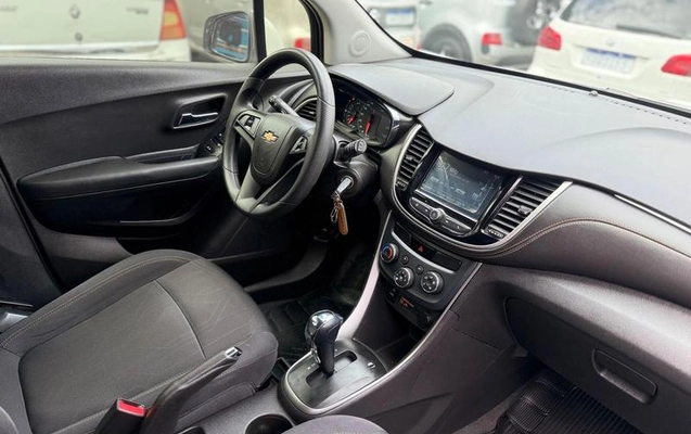 imagem-https://www.socarrao.com.br/sc-vehicle-images-prod/1947950/1790016153446-8152413_4_B_57bb020935.jpeg