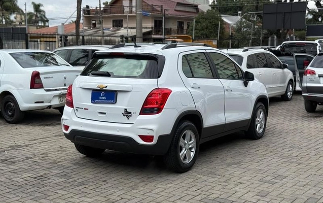 imagem-https://www.socarrao.com.br/sc-vehicle-images-prod/1947950/1790016153451-8152413_5_B_8b223b0b2d.jpeg