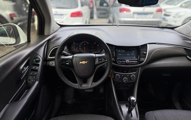imagem-https://www.socarrao.com.br/sc-vehicle-images-prod/1947950/1790016153458-8152413_6_B_fa8167eb8f.jpeg