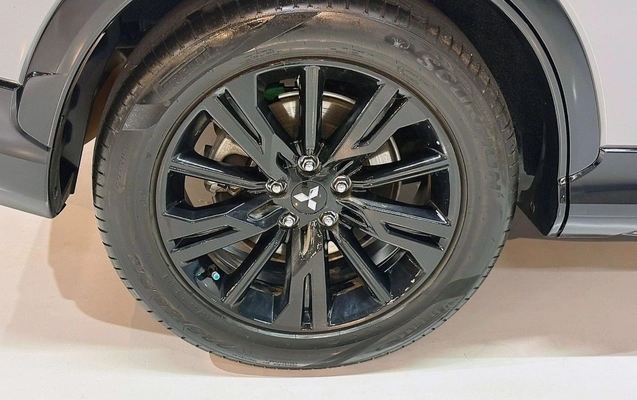 imagem-https://www.socarrao.com.br/sc-vehicle-images-prod/1947976/1780497291082-TUlUU1VCSVNISSBFQ0xJUFNFIENST1NTIEJMQUNLIEhQRSAtIDIwMjYgLSBDSU5aQSAtIFVBWjlINjEgKDE0KS5qcGc.jpg
