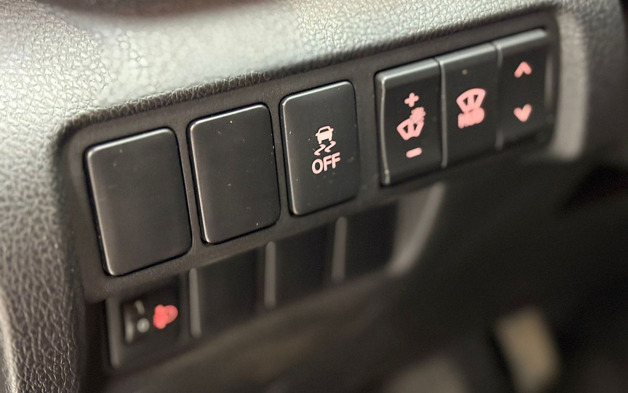 imagem-https://www.socarrao.com.br/sc-vehicle-images-prod/1947976/1780497292188-TUlUU1VCSVNISSBFQ0xJUFNFIENST1NTIEJMQUNLIEhQRSAtIDIwMjYgLSBDSU5aQSAtIFVBWjlINjEgKDI0KS5qcGc.jpg
