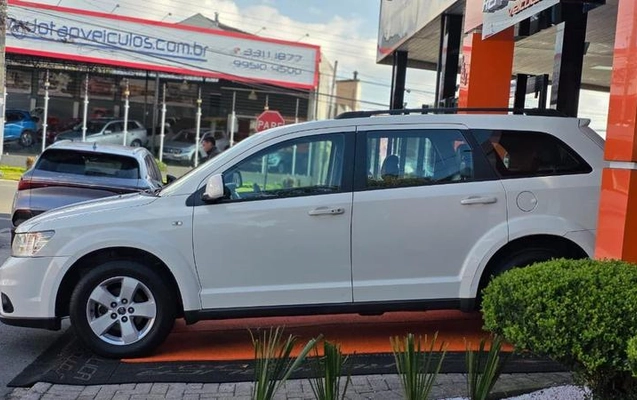 imagem-https://www.socarrao.com.br/sc-vehicle-images-prod/1947998/1788633439610-8139038_4_B_deea80dea1.jpeg