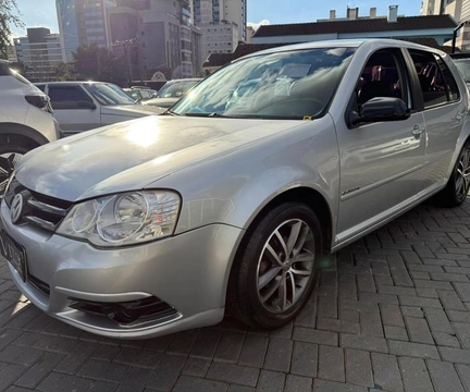 Volkswagen Golf 2010 Prata — foto 1 de 3