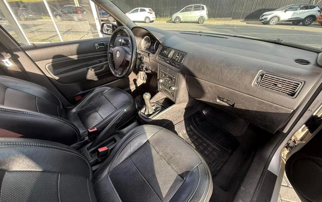 imagem-https://www.socarrao.com.br/sc-vehicle-images-prod/1948407/1789999861569-8150125_13_B_197019c15f.jpeg