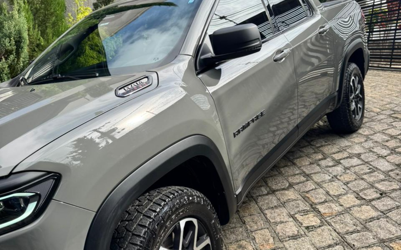 RAM Rampage 2024 Cinza — foto 1 de 3