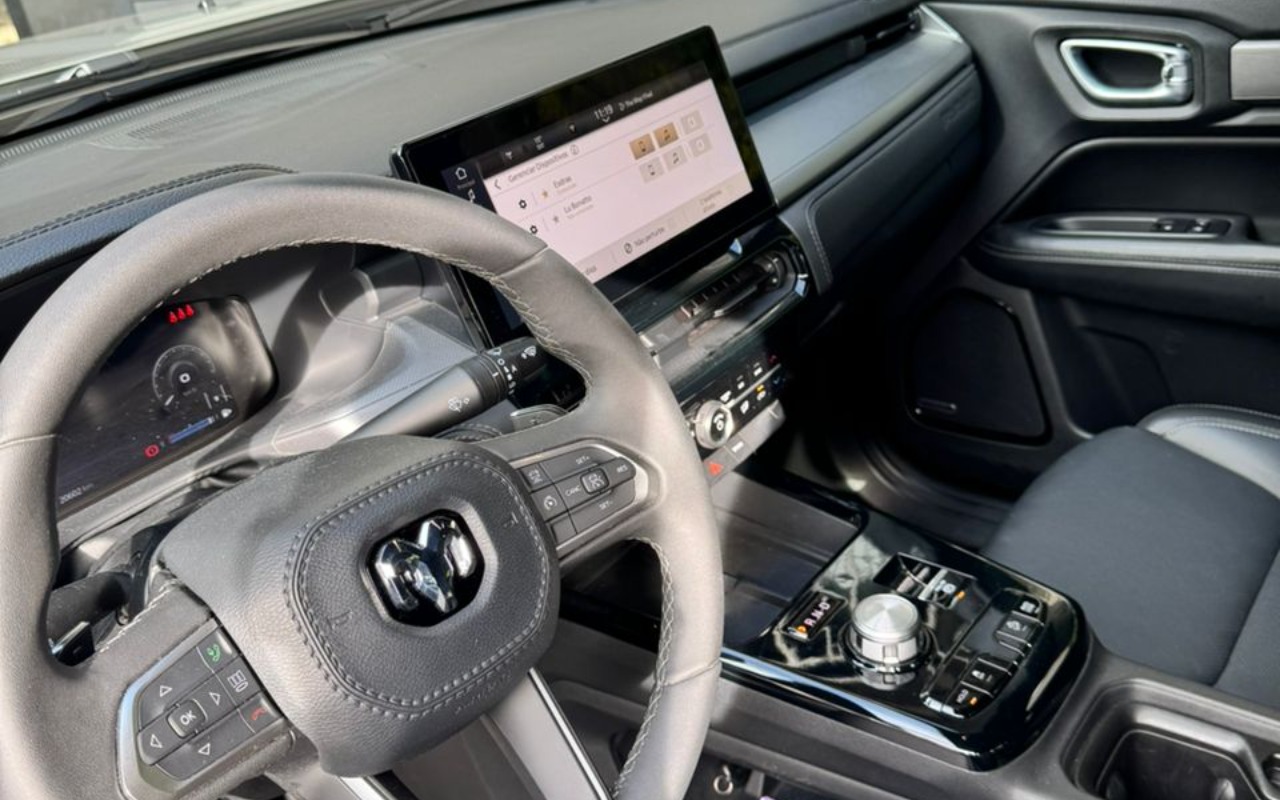 imagem-https://www.socarrao.com.br/sc-vehicle-images-prod/1948834/1780500438588-SU1HLTIwMjYwNTMwLVdBMDA0My5qcGc.jpg