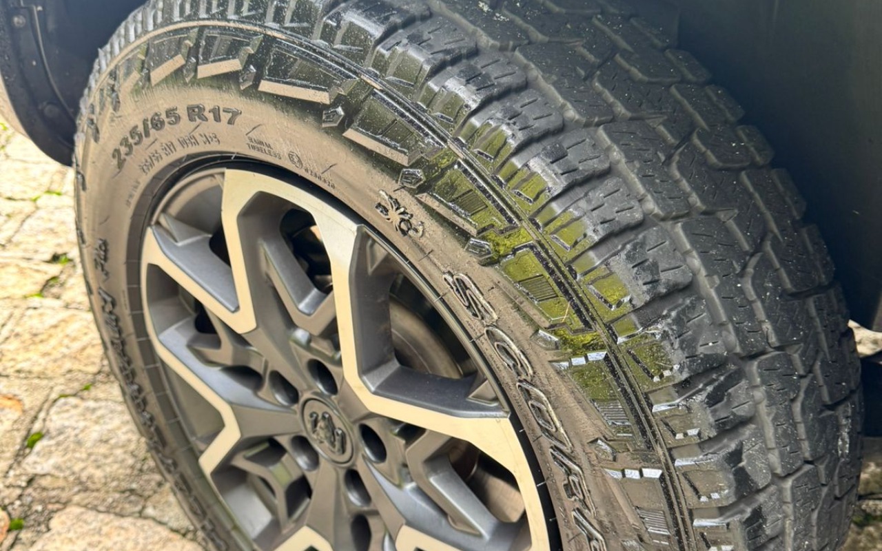 imagem-https://www.socarrao.com.br/sc-vehicle-images-prod/1948834/1780500438977-SU1HLTIwMjYwNTMwLVdBMDA0MC5qcGc.jpg