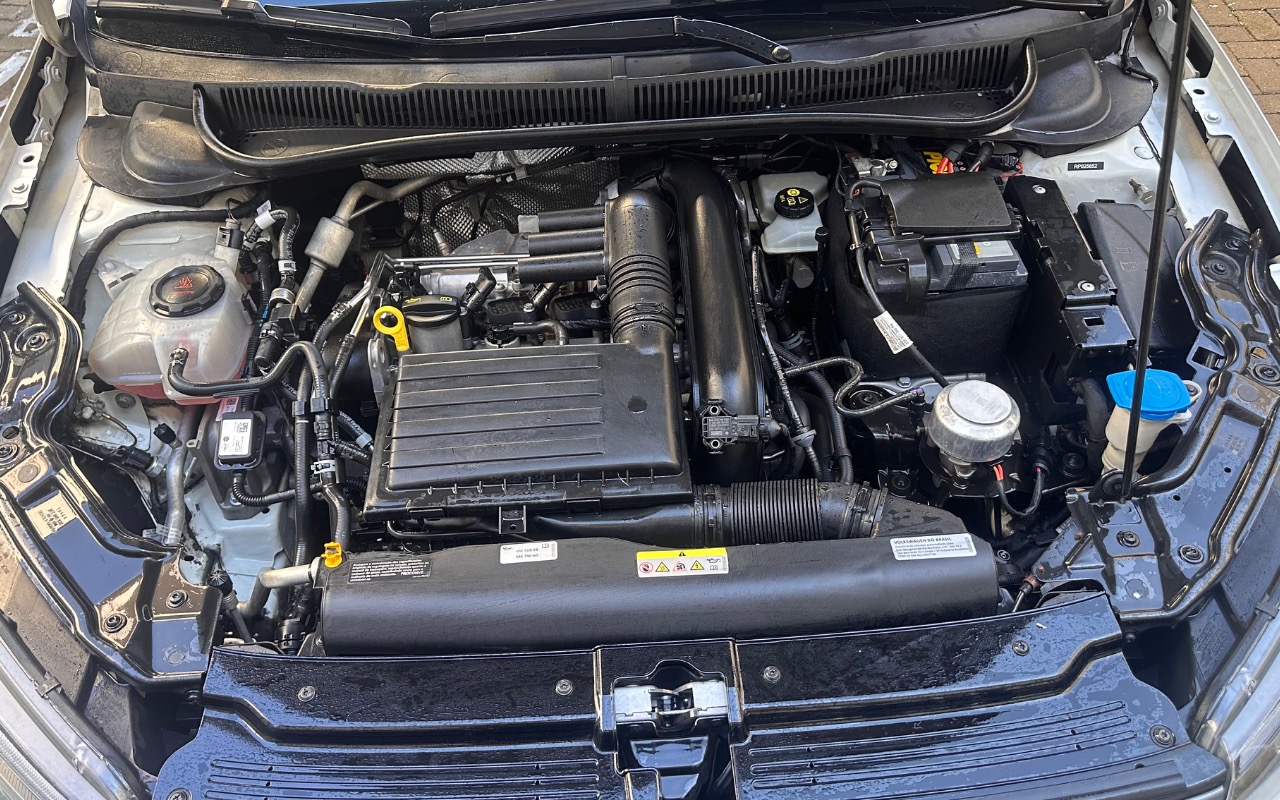imagem-https://www.socarrao.com.br/sc-vehicle-images-prod/1948837/1780501262196-SU1HXzg2NTguanBlZw.jpeg