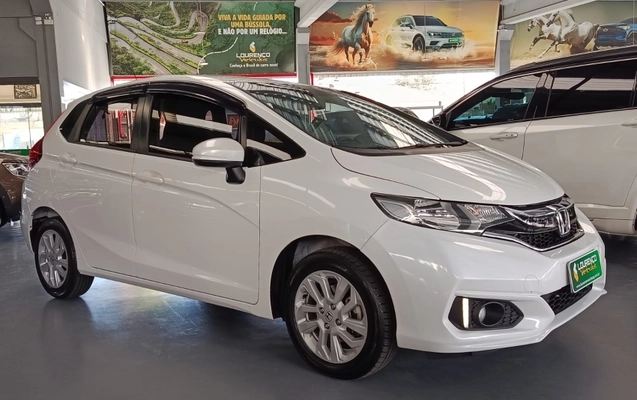 imagem-https://www.socarrao.com.br/sc-vehicle-images-prod/1949180/1788285865827-Ule6Mv1zTcNnUXDYAk1Hlt89h05buXua.jpg